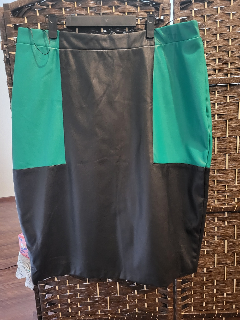 Ashley Stewart Black and Emerald Pencil Skirt